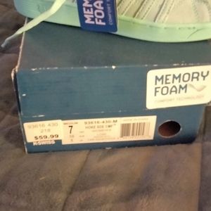K-Swiss Size 7 Seafoam Green